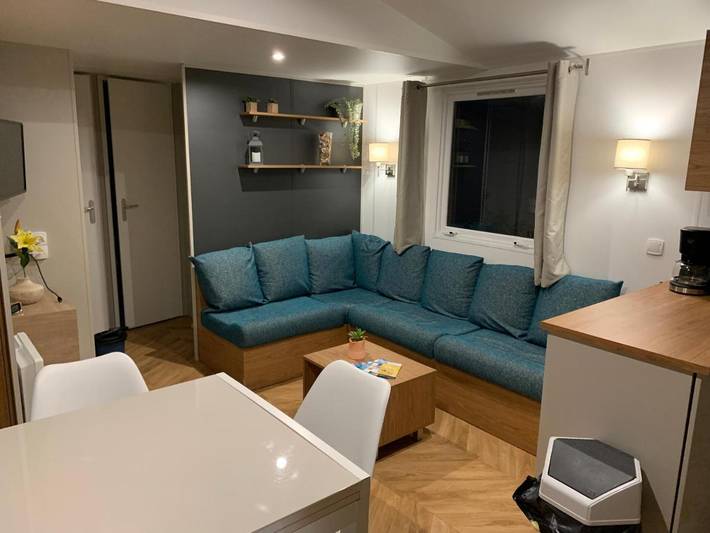 Camping pour 8 personnes, avec bassin pour enfant et terrasse ainsi que jacuzzi et piscine, animaux acceptés à Quiberon - 2