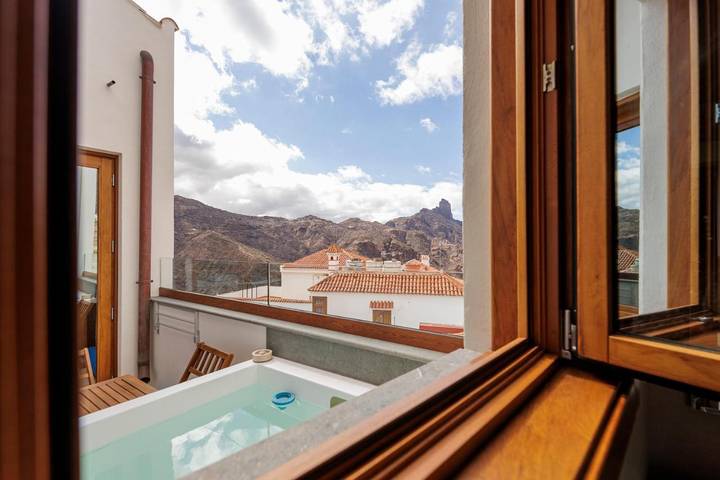 Location de vacances pour 2 personnes, avec Balcon et Jacuzzi ainsi que Terrasse et Piscine à Tejeda - 4