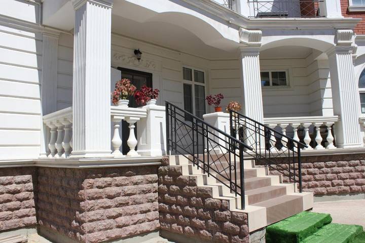 Apartamento para 6 personas, con Balcón además de Terraza y Vistas en Odesa
