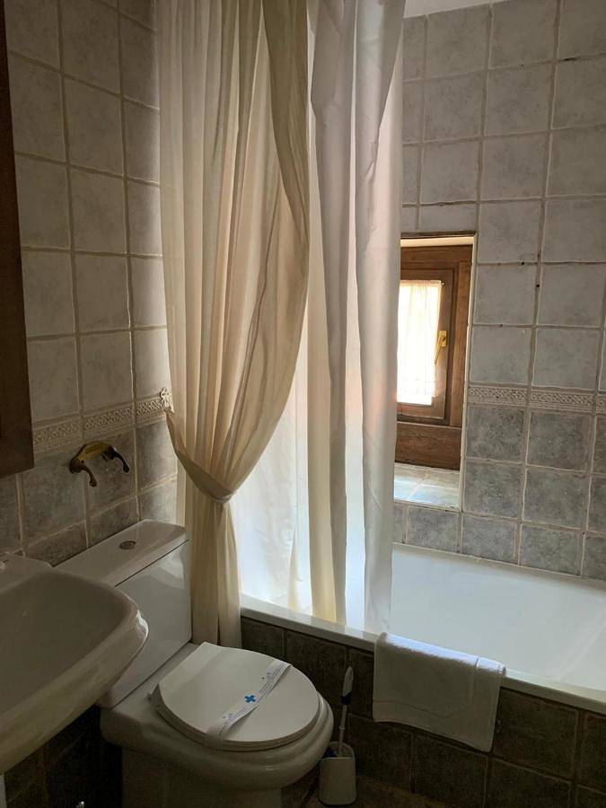 Hotel para 4 personas, con jardín en Aragón - 2