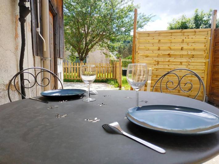 Gîte pour 2 personnes, avec jardin à Marchaux