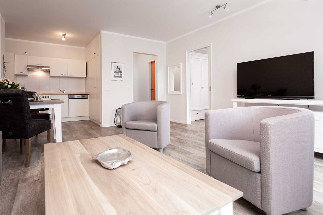 Ganze Wohnung, Moderne Ferienwohnung in Strandnähe mit Sauna, Fitnessraum und Fahrstuhl im Haus in Ostseebad Binz, Binz