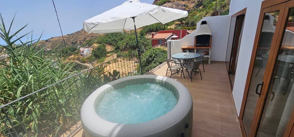 Ganze Wohnung, Urlaub 'La Madriguera Fuente Hervera' mit Bergblick, Wi-Fi und Klimaanlage in Las Lagunetas, Vega de San Mateo