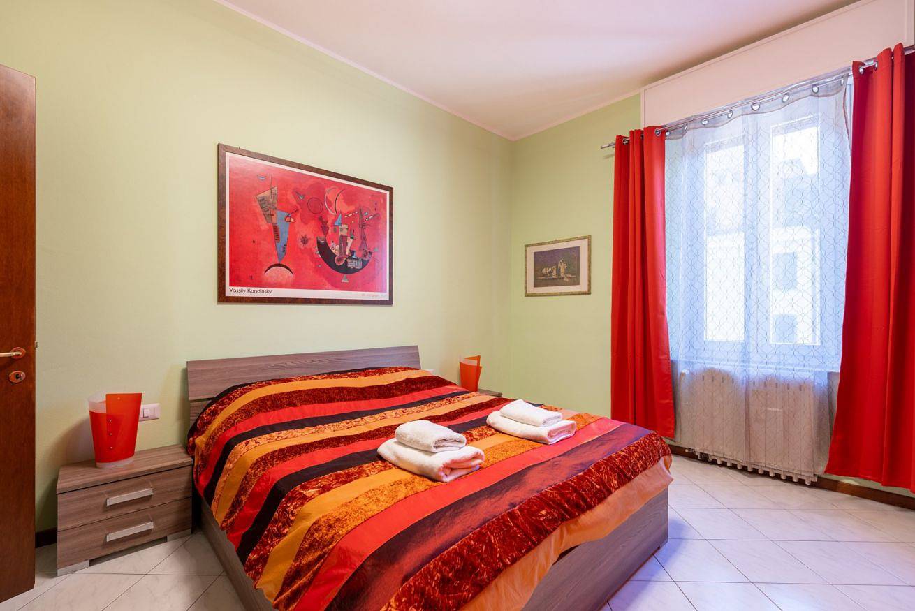 Apartamento entero, Parma Station Colorful Apartment with Balcony x5 in Parma, Provincia de Parma