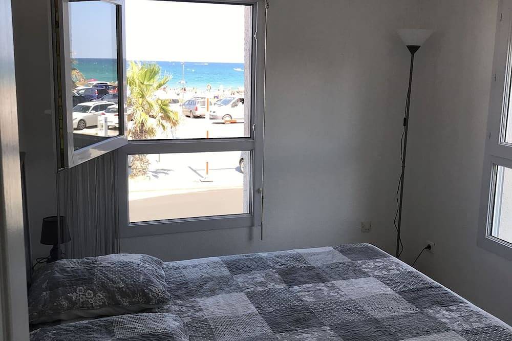 Le rêve en front de mer avec jardin et parking privé. in Saint-Cyprien-Plage, Saint-Cyprien