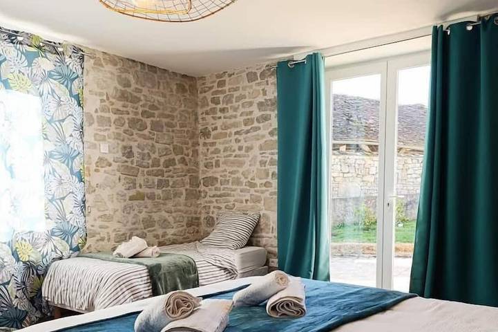 Location de vacances pour 7 personnes, avec jardin, animaux acceptés à Cuzance - 4