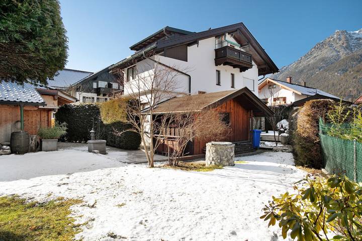 Studio entier, Studio « Alpspitzblick Riedel » avec vue sur la montagne, jardin commun et Wi-Fi in Garmisch-Partenkirchen, Alpes bavaroises
