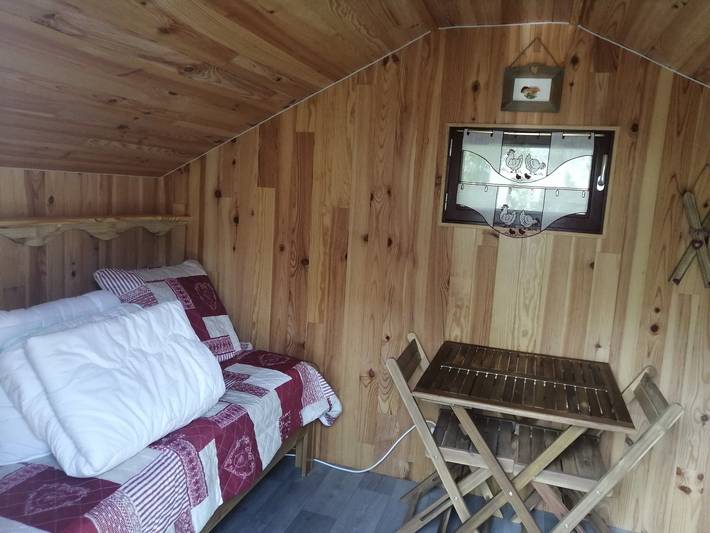 Cabaña 'Gavarnie, Sanitaire Camping' con vistas a la montaña, terraza privada y wifi in Gèdre, Gavarnie-Gèdre