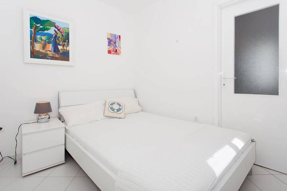 Bonita casa en Rogoznica con Wifi in Rogoznica, Condado de Šibenik-Knin