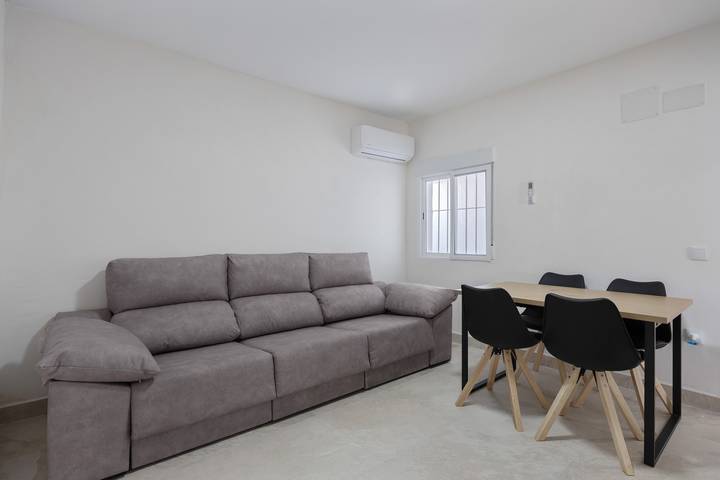 Casa de vacaciones 'Camposoto' con piscina privada, Wi-Fi y aire acondicionado in San Fernando, Costa de la Luz