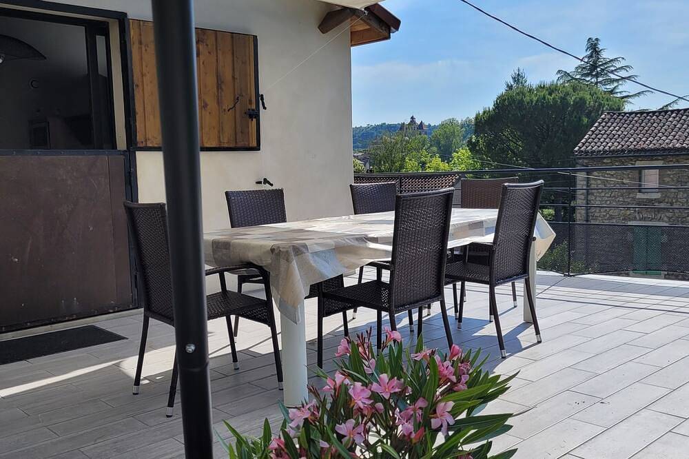 Gite du Maquis, very comfortable accommodation, pets welcome. in Cahors, Quercy