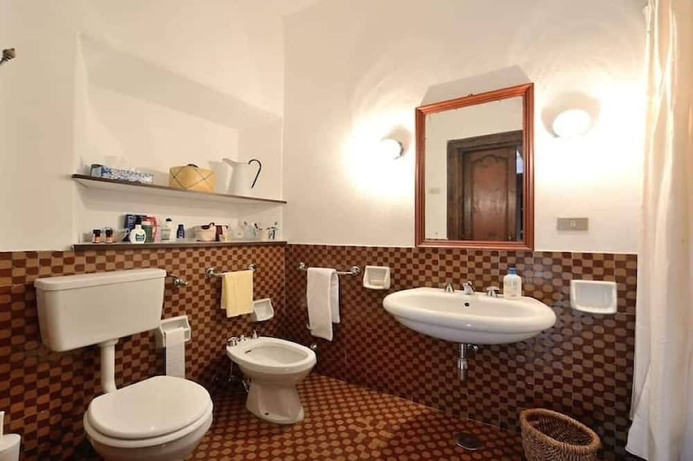 8 Bedroom Villa in Varese in Varese, Varese Province