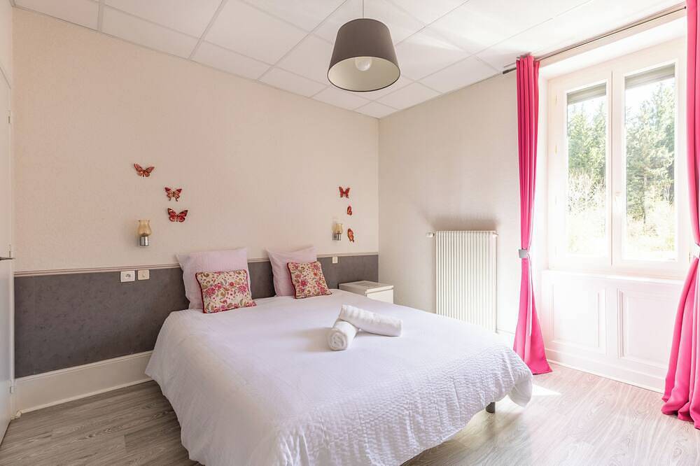 Gîte 12 pers. | 300m² | Puy de Dôme à 5 min | Famille & Groupe in Nébouzat, Parc naturel régional des Volcans d'Auvergne