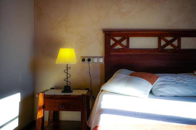 Casa rural con piscina para 6 personas, con vistas además de piscina y jardín en Solsonés - 3