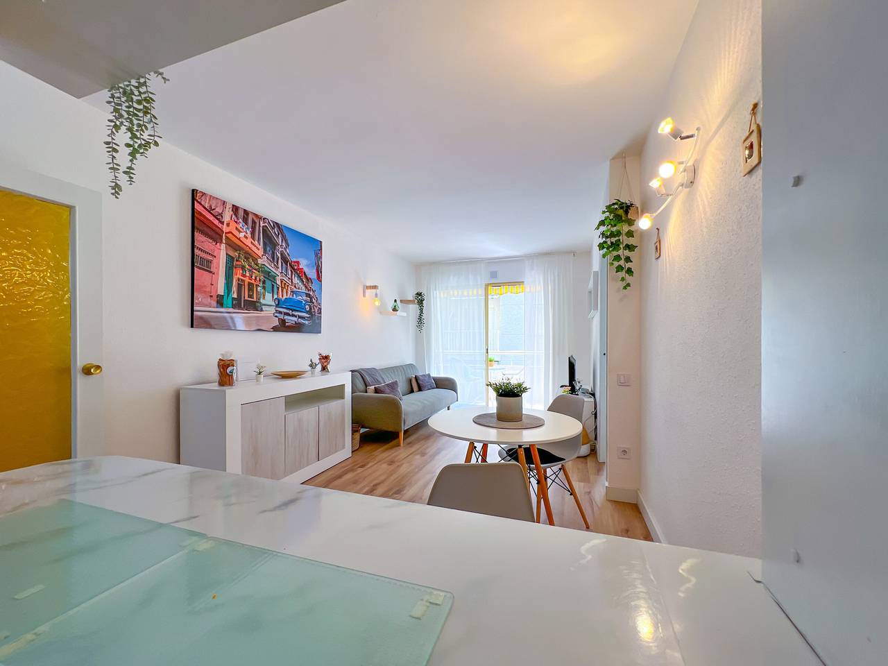 Apartamento entero, Apartamento moderno en Pineda de Mar con piscina, Wi-Fi y mascotas bienvenidas in Pineda de Mar, Costa del Maresme