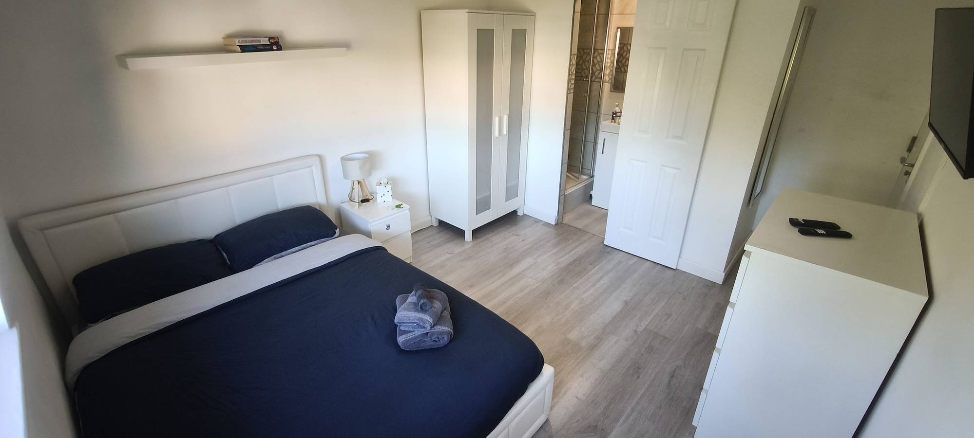 Chambre avec salle de bains privative près du centre-ville et des promenades au bord de la rivière in Chelmsford, Essex