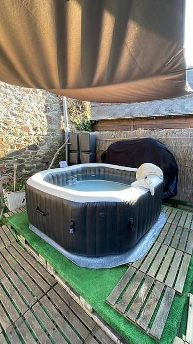 Gîte chambre Matignon 2-4 pers 5 kms mer spa in Matignon, Région de Dinan