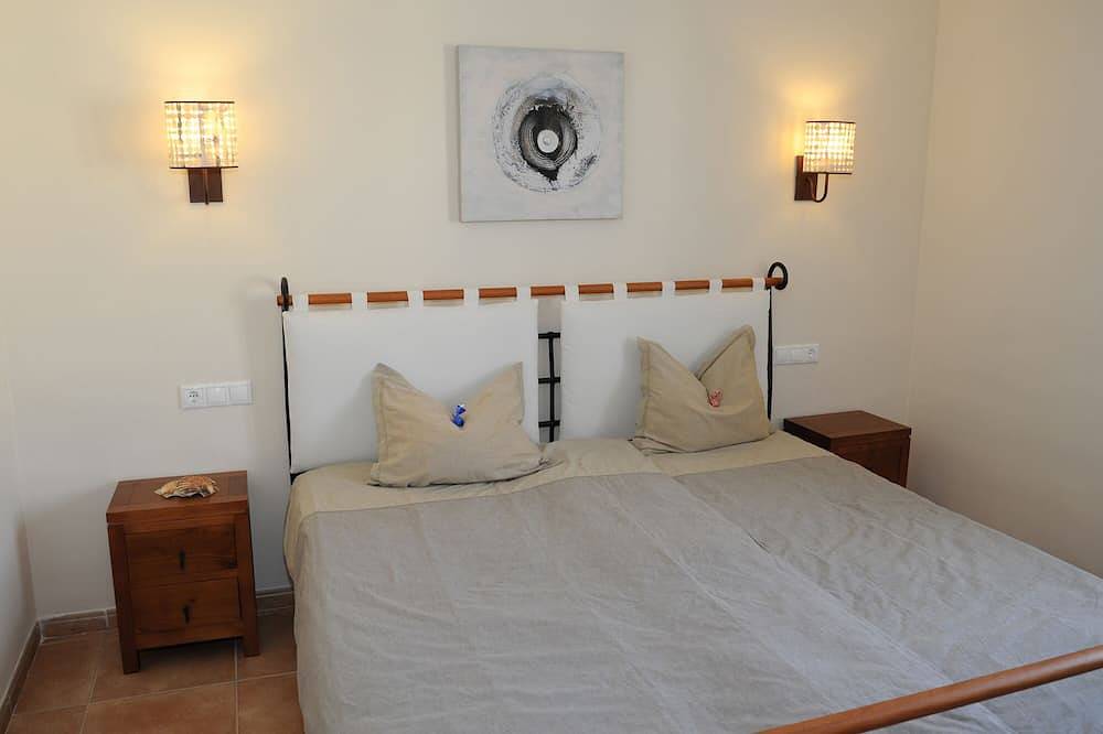 Apartamento entero, Apartamento ático Vista Sol, gran terraza con jardines y piscina grande. in Cala Anguila, Manacor