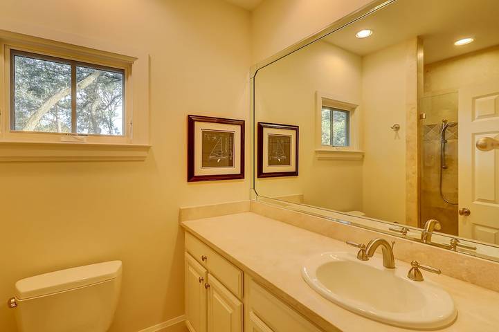 Vacation rental for 19 people, with balcony and hot tub in Sea Pines