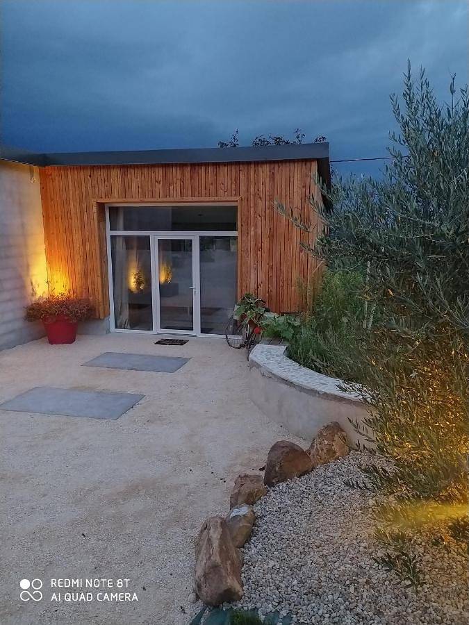 Chambre d’hôte pour 2 personnes, avec jardin ainsi que jacuzzi et terrasse à Gourdon - 4