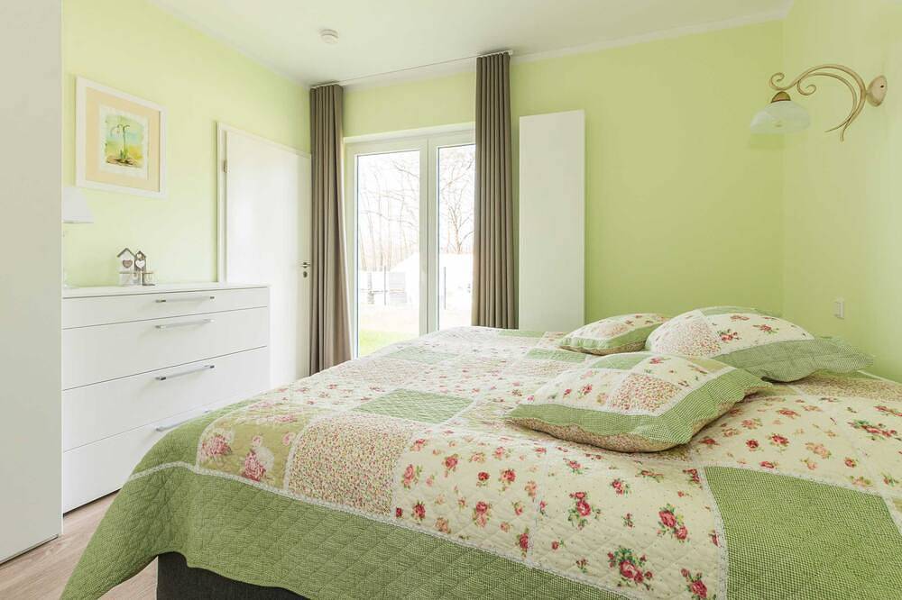 Luxus See - Domizil mit Sauna, Kamin, eigener Seezugang - Ferienhaus Rohrdommel in Krakow am See, Mecklenburgische Seenplatte