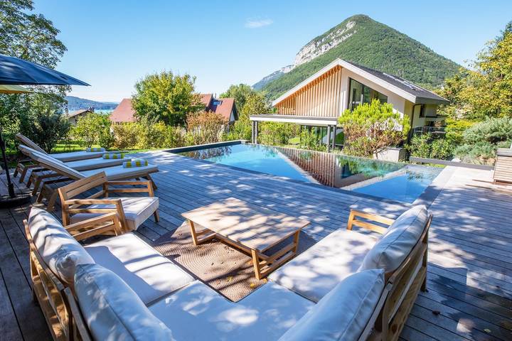 Chalet para 8 personas, con jardín además de terraza y piscina - 1