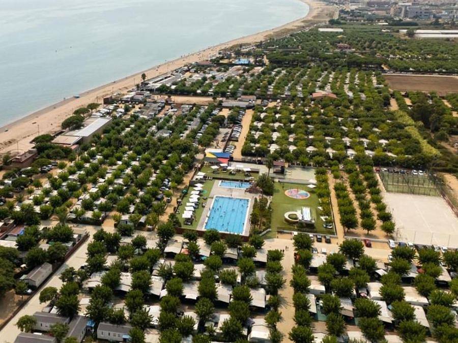Camping Resort Els Pins - Bungalow 5 personen - Bungalow Comfort Garden 5 Pers. in Malgrat de Mar, Costa del Maresme
