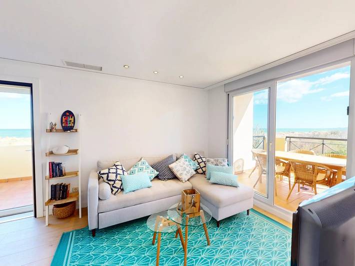 Hütte für 4 Personen, mit Terrasse und Pool in Oliva