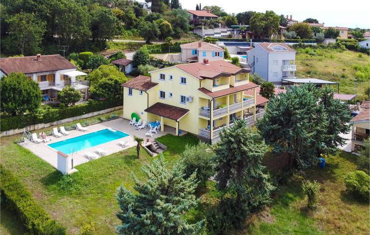 Ferienwohnung für 5 Personen, mit Pool und Terrasse - 1