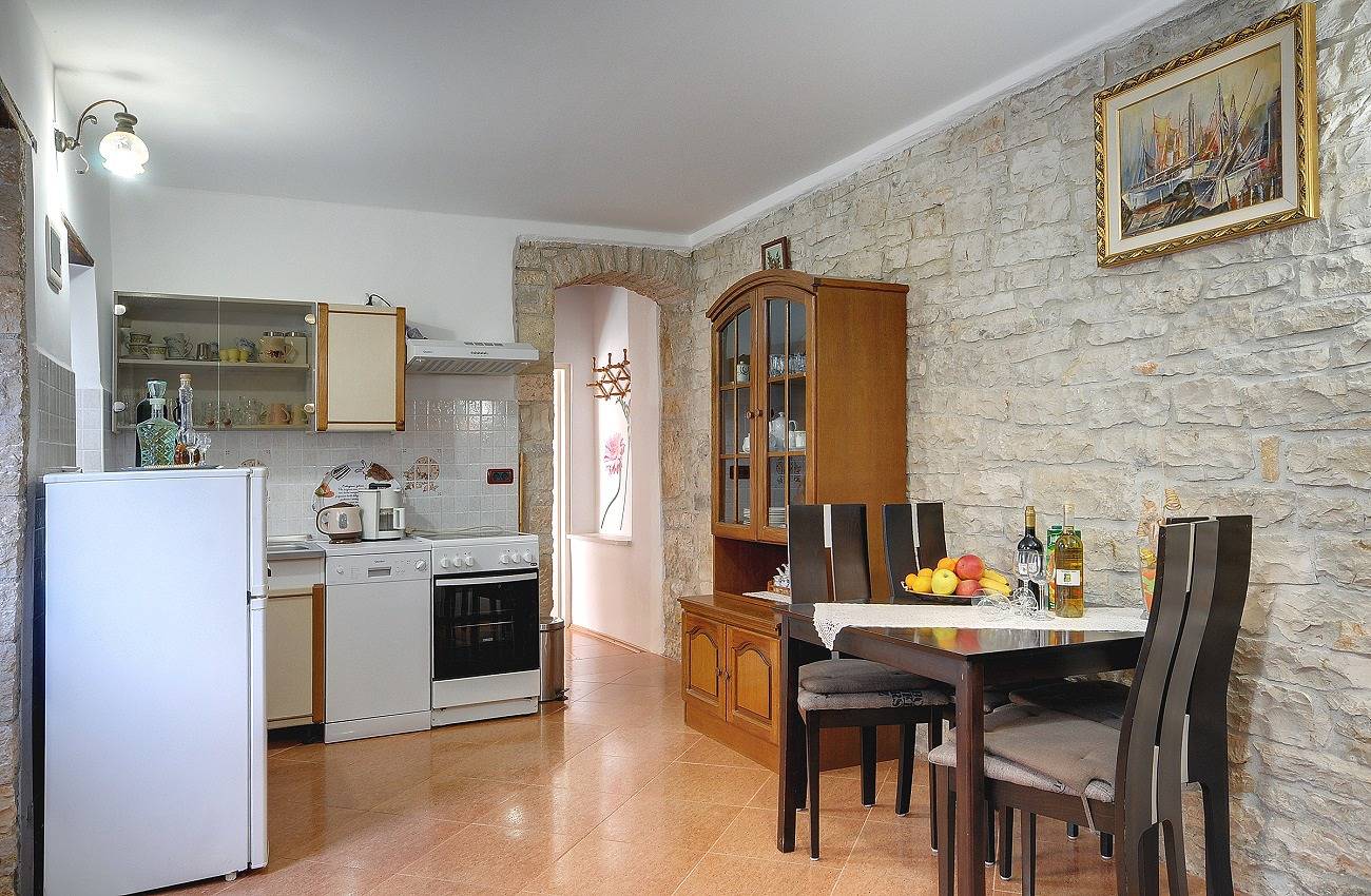 Appartement entier, Appartement de vacances pour 3 personnes avec jardin in Istrie centrale