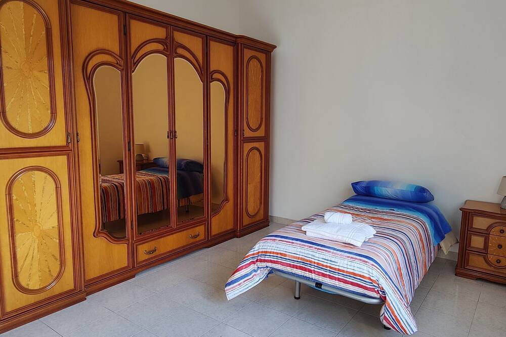Cozy apartment with private garden and parking in L'Aquila in L'Aquila, Gran Sasso