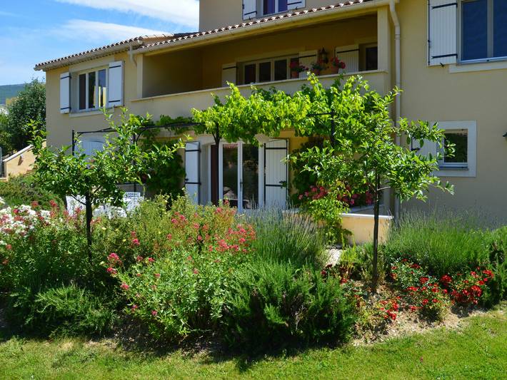 Gîte pour 2 personnes, avec jardin à Montbrun-les-Bains - 2
