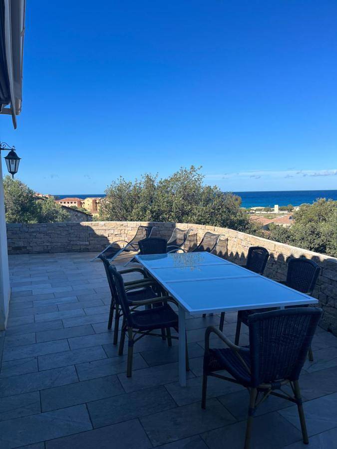 Casa de vacaciones para 6 personas, con piscina para niños y piscina además de vistas y balcón - 1