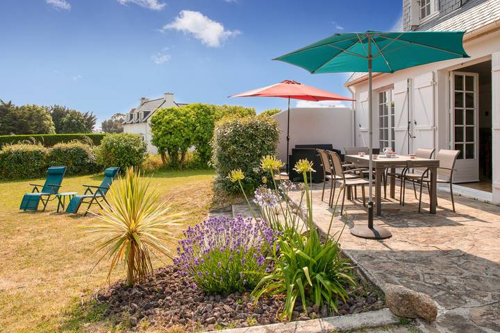 Location de vacances pour 8 personnes, avec terrasse et jardin à Penmarch
