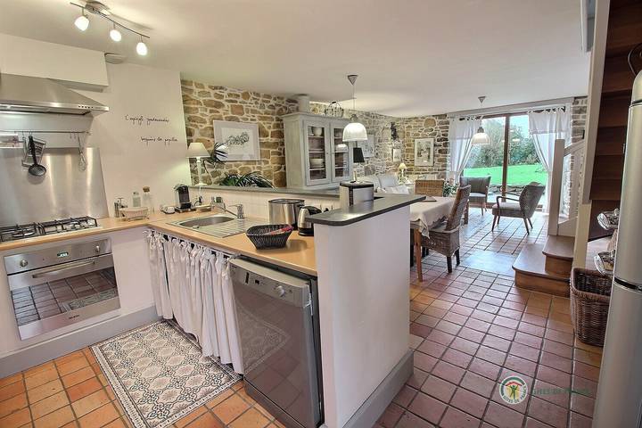 Gîte pour 4 personnes, avec jacuzzi ainsi que jardin et sauna à Kermaria-Sulard - 3
