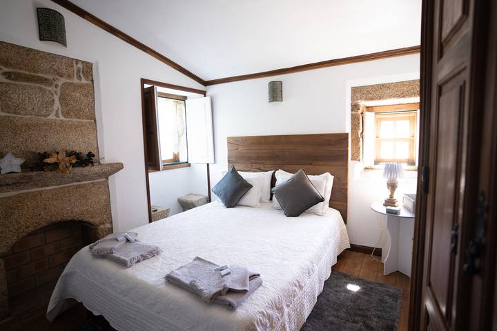 Casa de férias para 2 pessoas, com jardim e piscina infantil em Distrito da Guarda