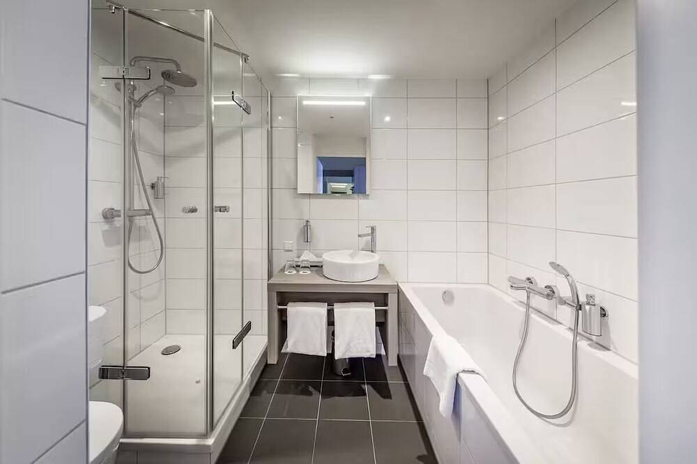 Peaceful Garden Hideaway with Indoor Pool, Game Room, and Free Guest Parking in Winterswijk, Achterhoek