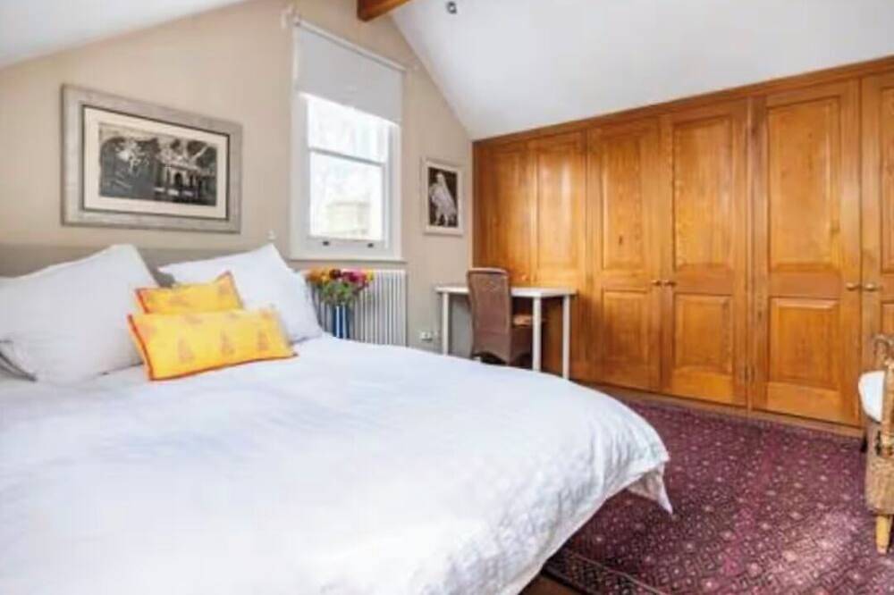 Cosy Family-Friendly 3Br 2Ba London House +King Bed, 1-3min Walk to Tube+Bus in Lambeth, London