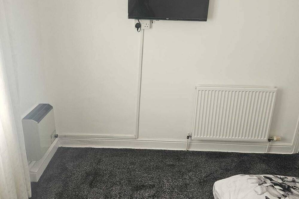 3cosy bedroom in a good location in Bolton, Grand Manchester