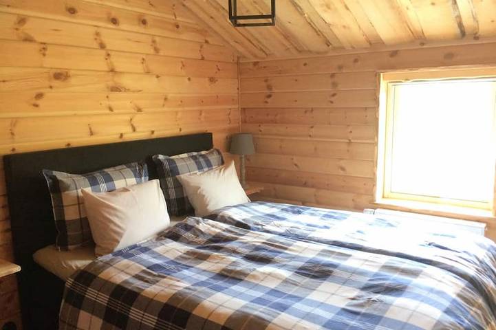 Luxuriöse Stuga am See mit privatem Zugang zum Seeufer, Sauna und Anlegestelle in Jämtland