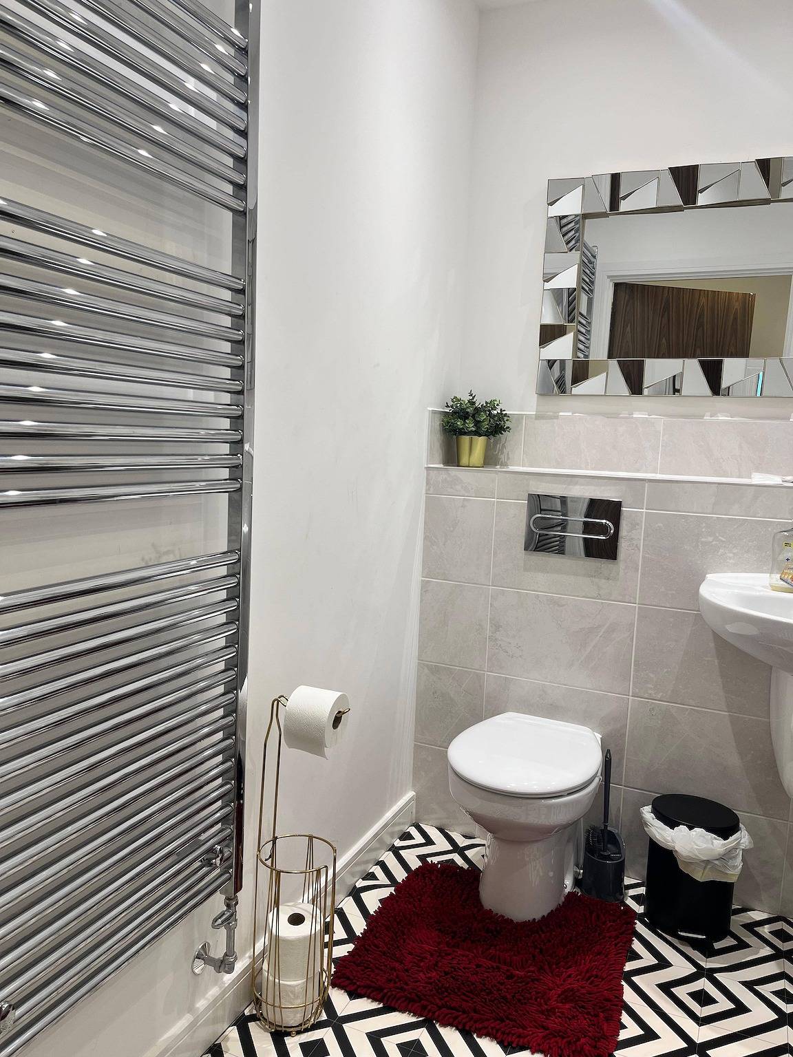 Ganze Ferienwohnung, Prime Location - Apt - Stay 4 - Lakeside - Parking in Thurrock