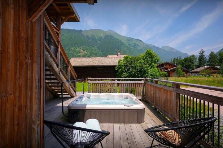 Chalet pour 14 personnes, avec jardin et jacuzzi dans Les Portes du Soleil
