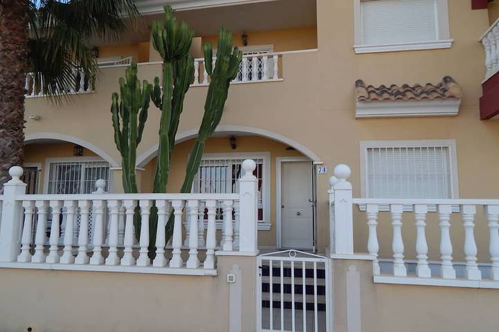 Ferienhaus für 8 Personen, mit Balkon und Pool in Los Alcázares