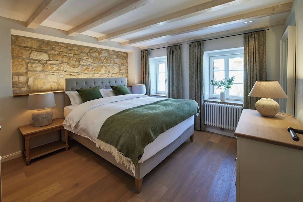 Exklusives Ferienhaus mit Dachterrasse, Kamin & Sauna im romantischen Deidesheim in Deidesheim, Pfälzer Rheinebene