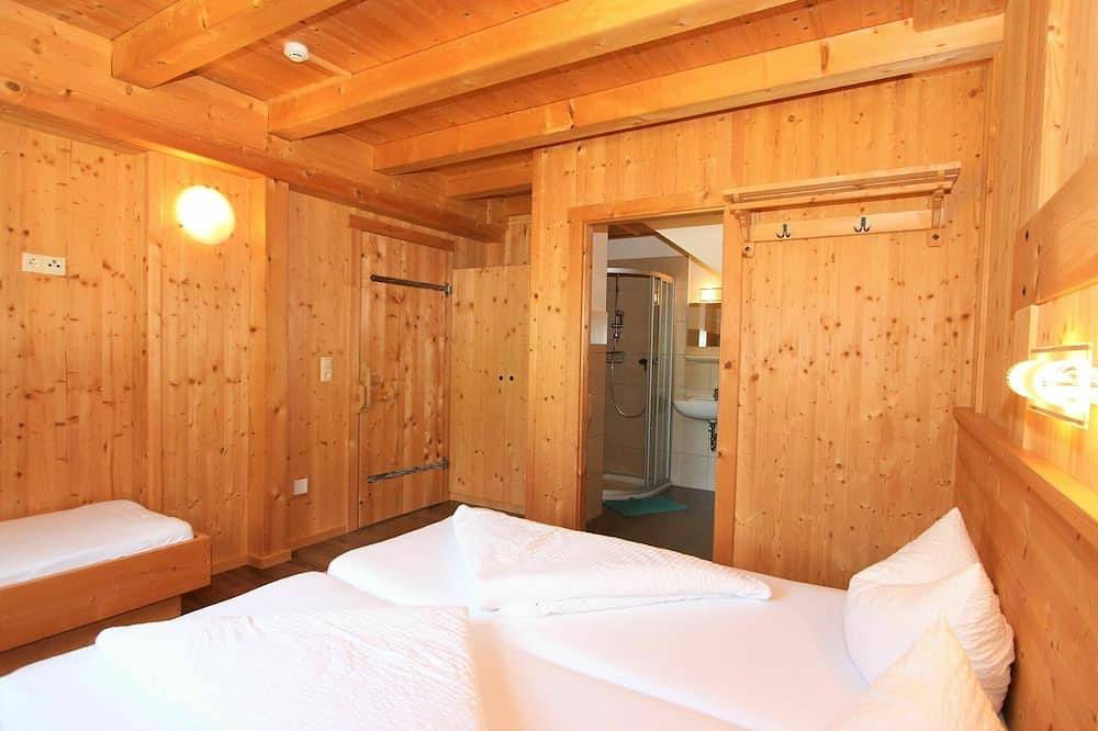 Mooi appartement in vakantiehuis voor 9 personen met Wifi, Tv, terras en parking in Juns, Hintertux