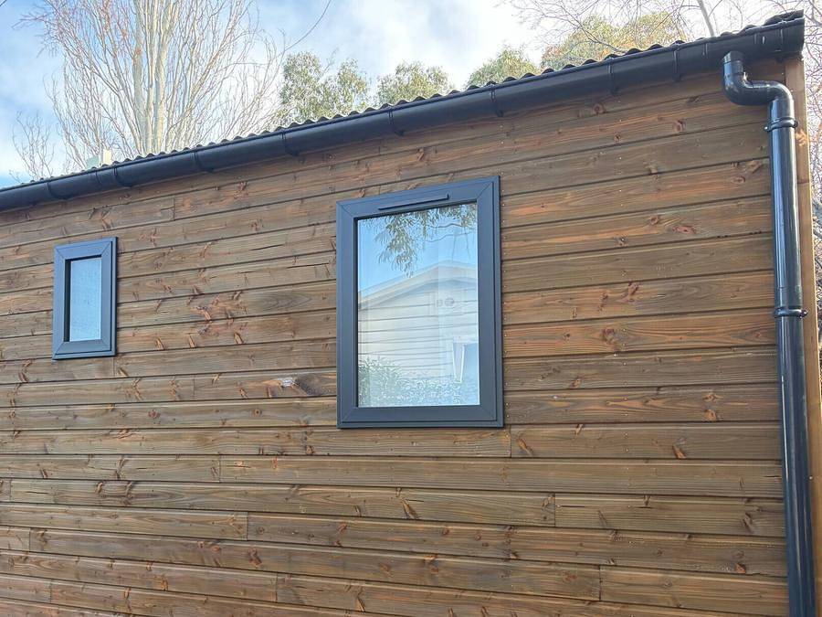 Camping Village Kalliste - Chalet 5 personas - Chalet | Confort | 2 Dormitorios | 5 Pers | Terraza individual | 1 baño | Aire acondicionado in Saint-Florent, Region de Calvi