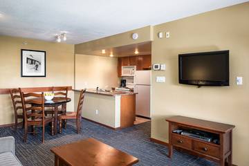 Glamping for 4 Guests in Whistler, Whistler Blackcomb, Picture 1