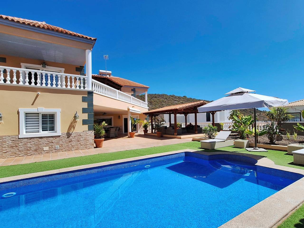Vakantiehuis voor 10 personen met uitzicht op zee in Adeje, Zuid Tenerife