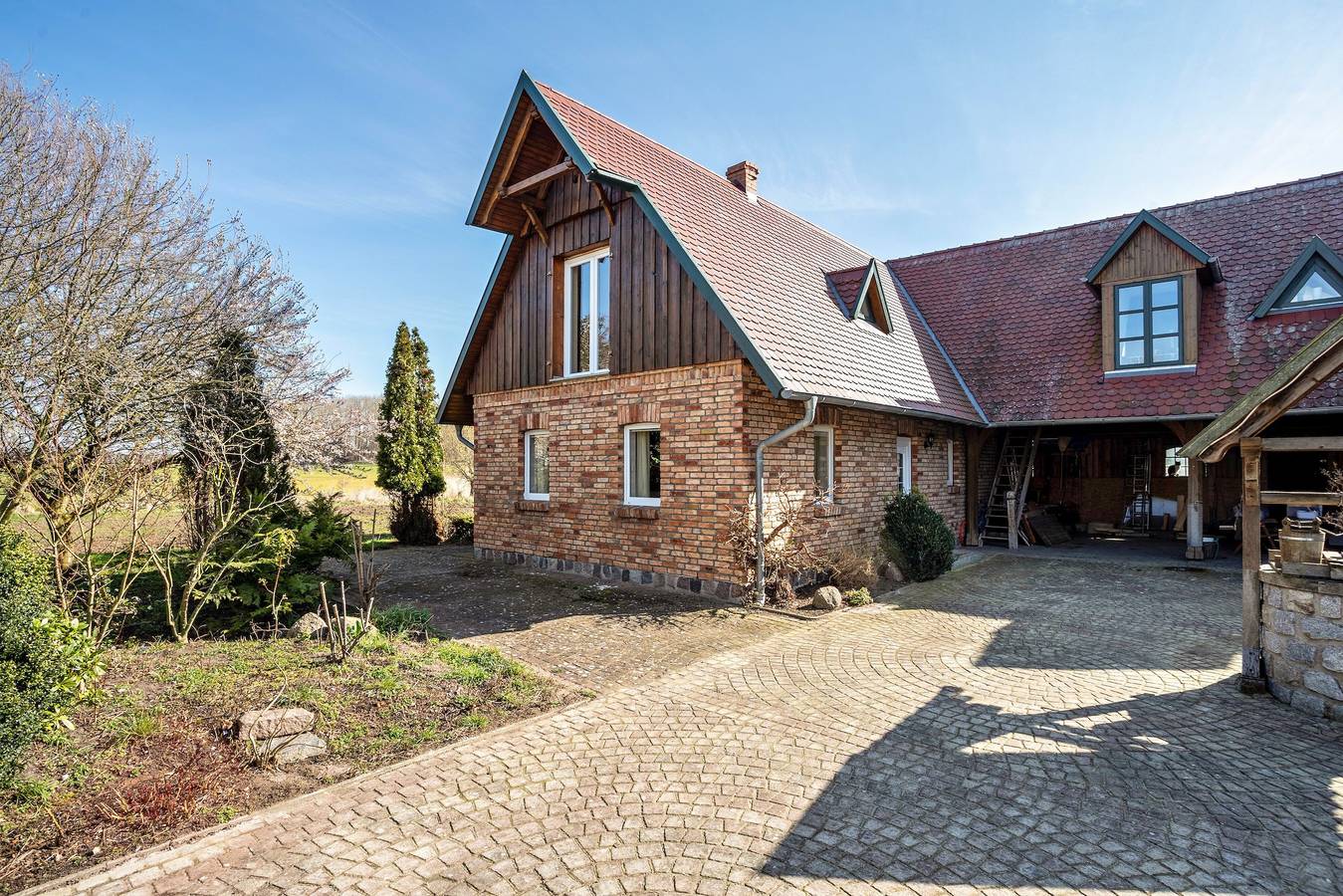 Ganze Wohnung, Ferienwohnung 'Hof Verchen Nahe Kummerower See' mit privater Terrasse & Garten mit Pferdestall in Verchen, Kummerower See