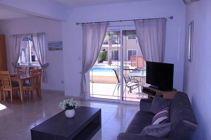 Appartement entier, Superbe 2 Chambre Appartement Rez de Chaussé à Paphos in Paphos (ville), Chypre du Sud